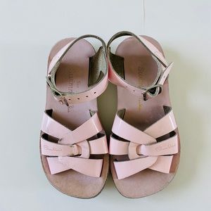 Pink swimmer hoyway sandals